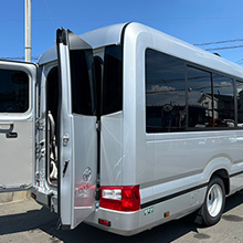 車両（ロケバス）